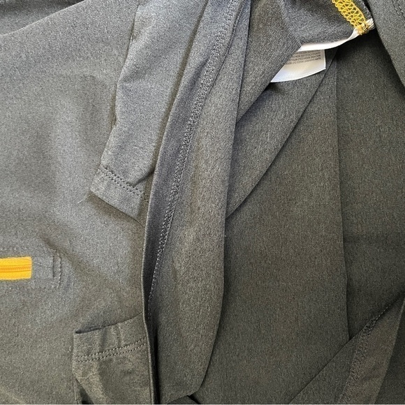 Boys NHL Boston Sweater Size M - Picture 7 of 7